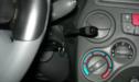 Inversione dei comandi luci e indicatori di direzione a destra del volante 